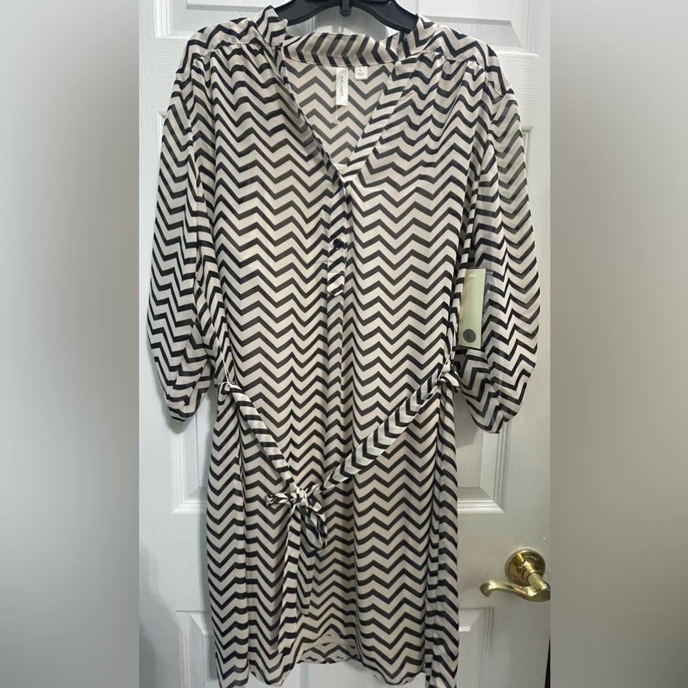 Chevron Patterned Black and Tan Dress Size Large